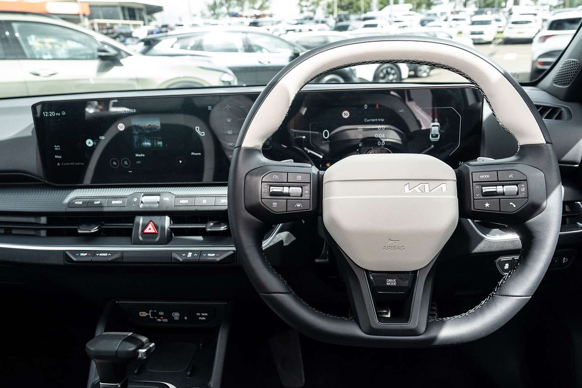 2025 Kia K4 GT-Line CL4m