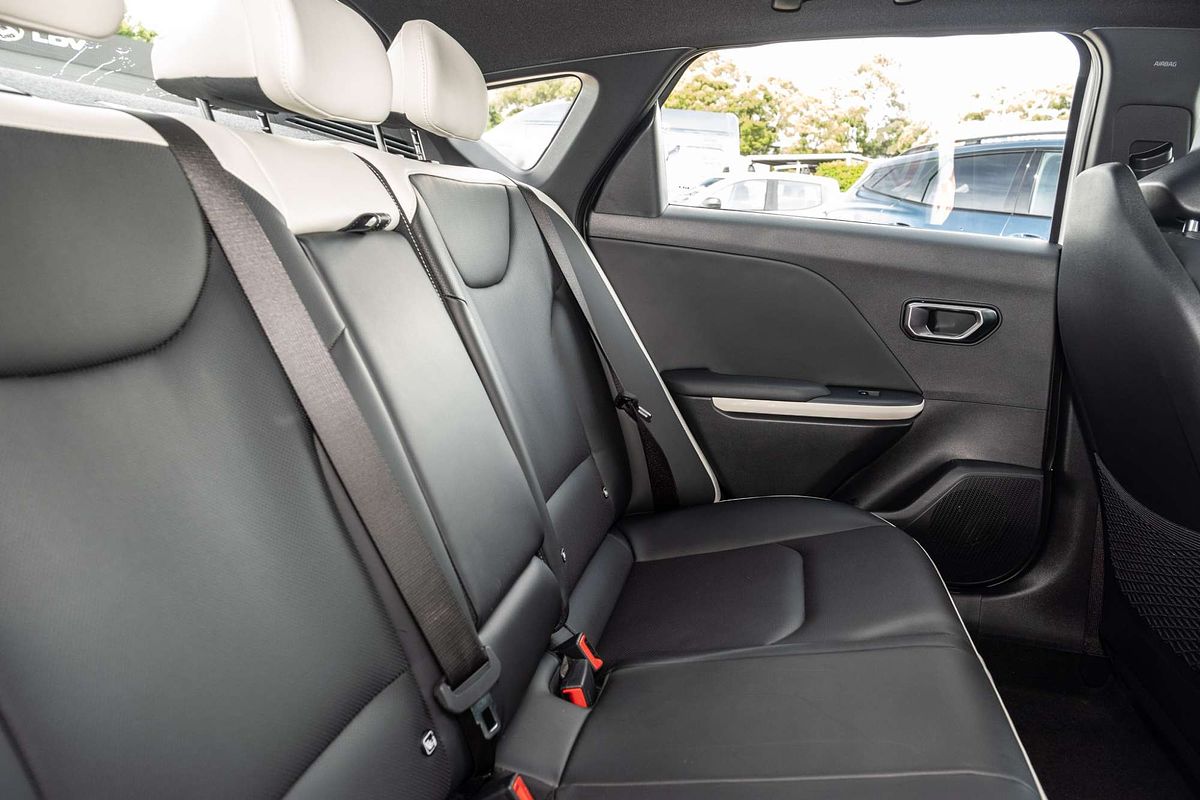 2025 Kia K4 GT-Line CL4m