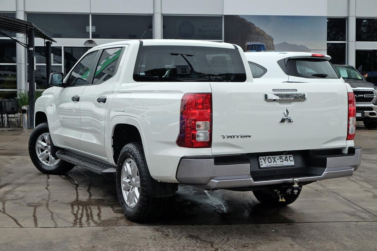 2024 Mitsubishi Triton GLX MV 4X4