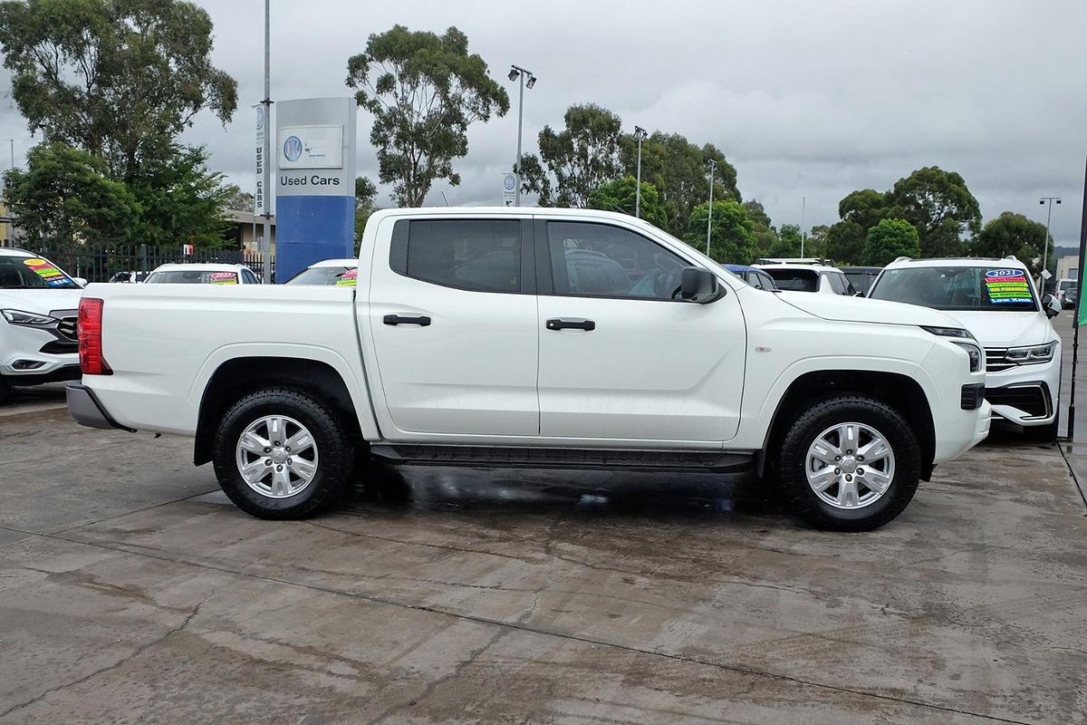 2024 Mitsubishi Triton GLX MV 4X4