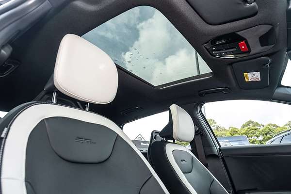 2025 Kia K4 GT-Line CL4m