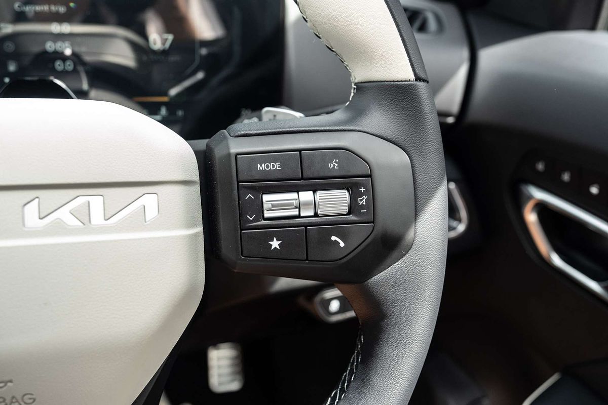 2025 Kia K4 GT-Line CL4m