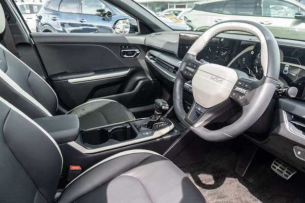 2025 Kia K4 GT-Line CL4m