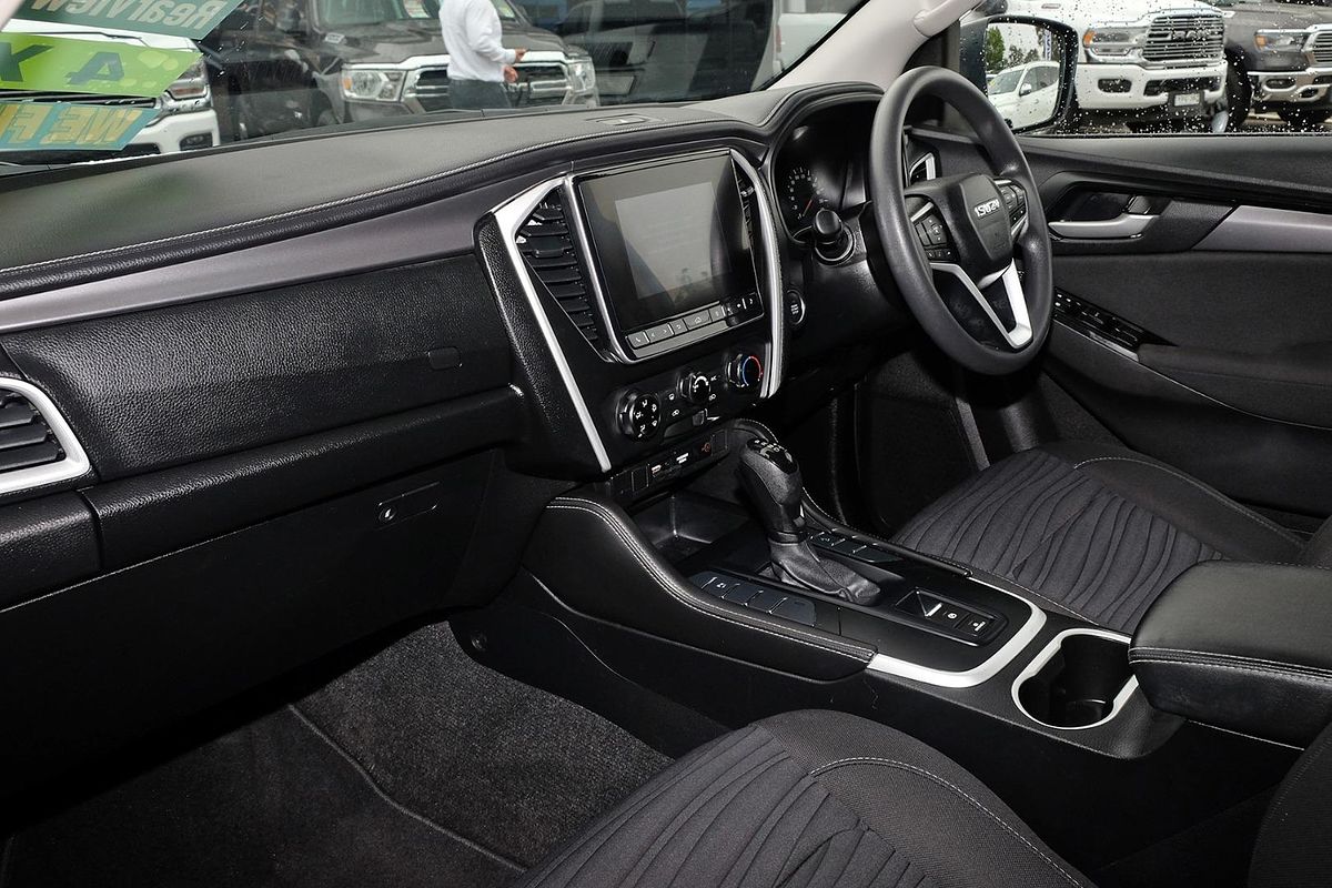 2022 Isuzu MU-X LS-M
