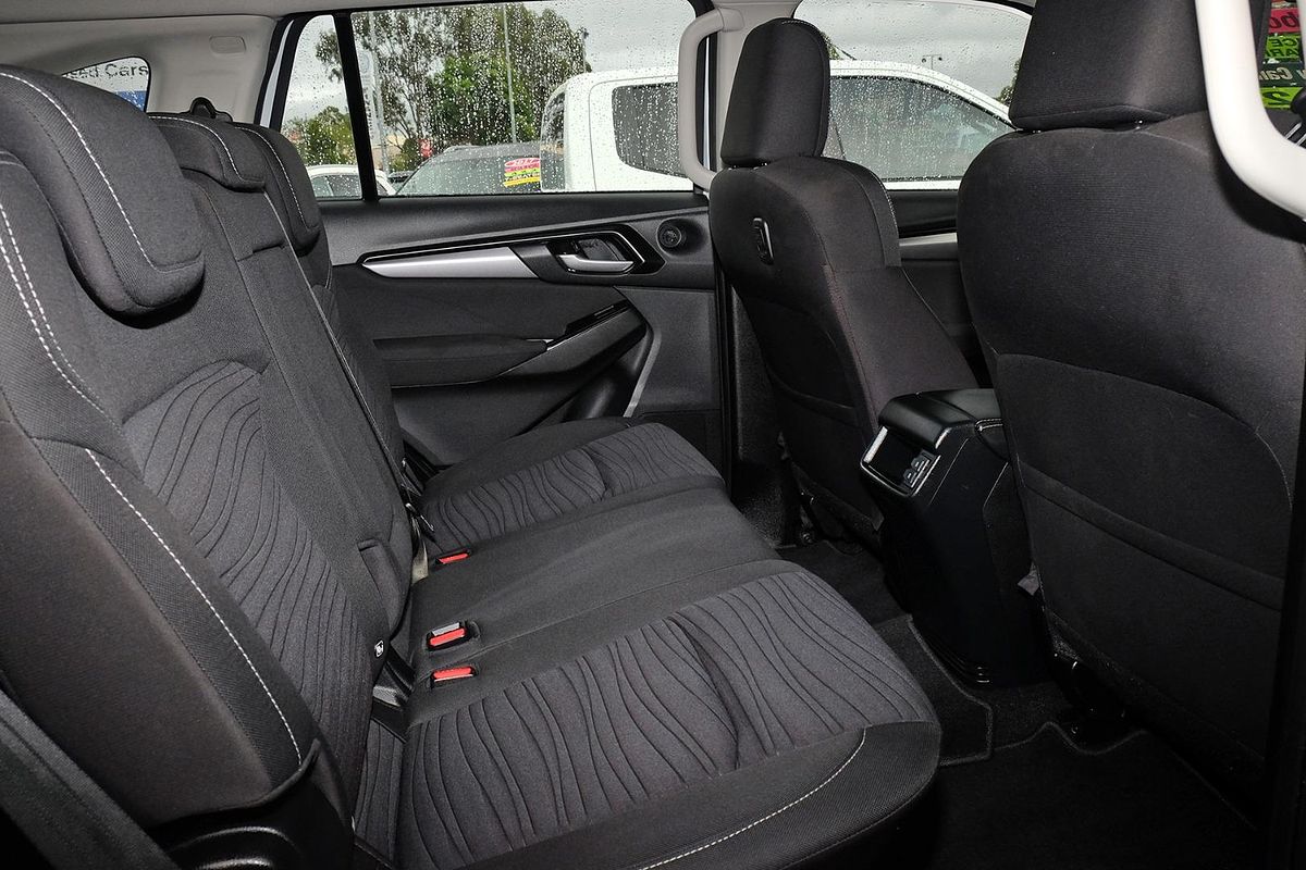 2022 Isuzu MU-X LS-M