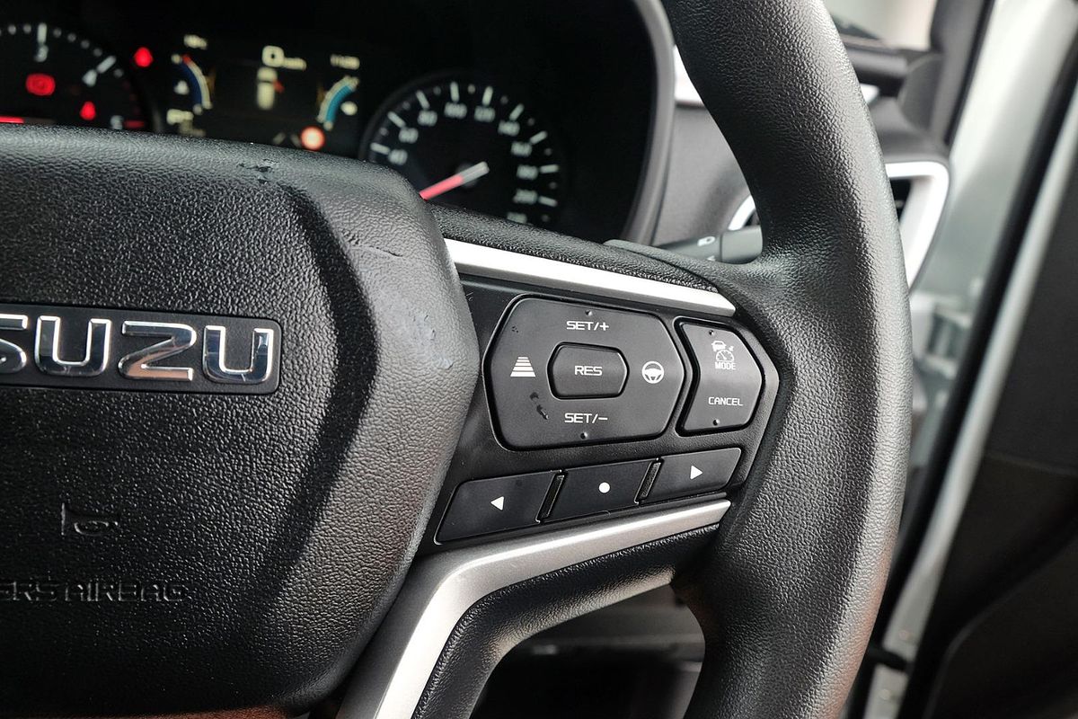 2022 Isuzu MU-X LS-M