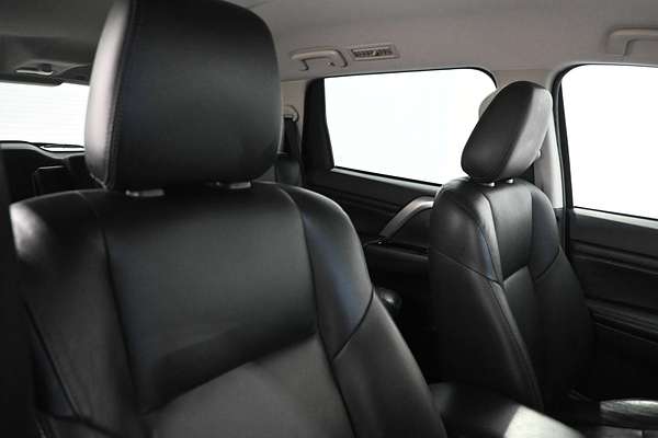 2020 Mitsubishi Pajero GLS NX