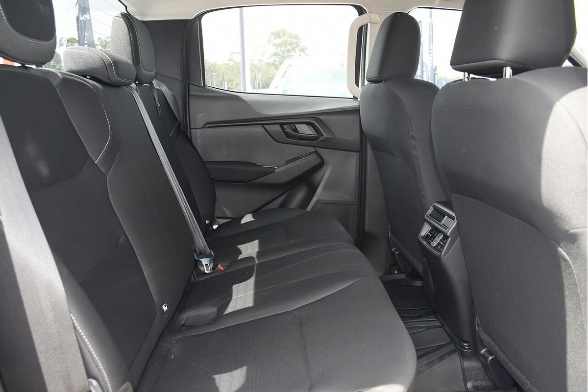 2025 Isuzu D-MAX SX High Ride Rear Wheel Drive