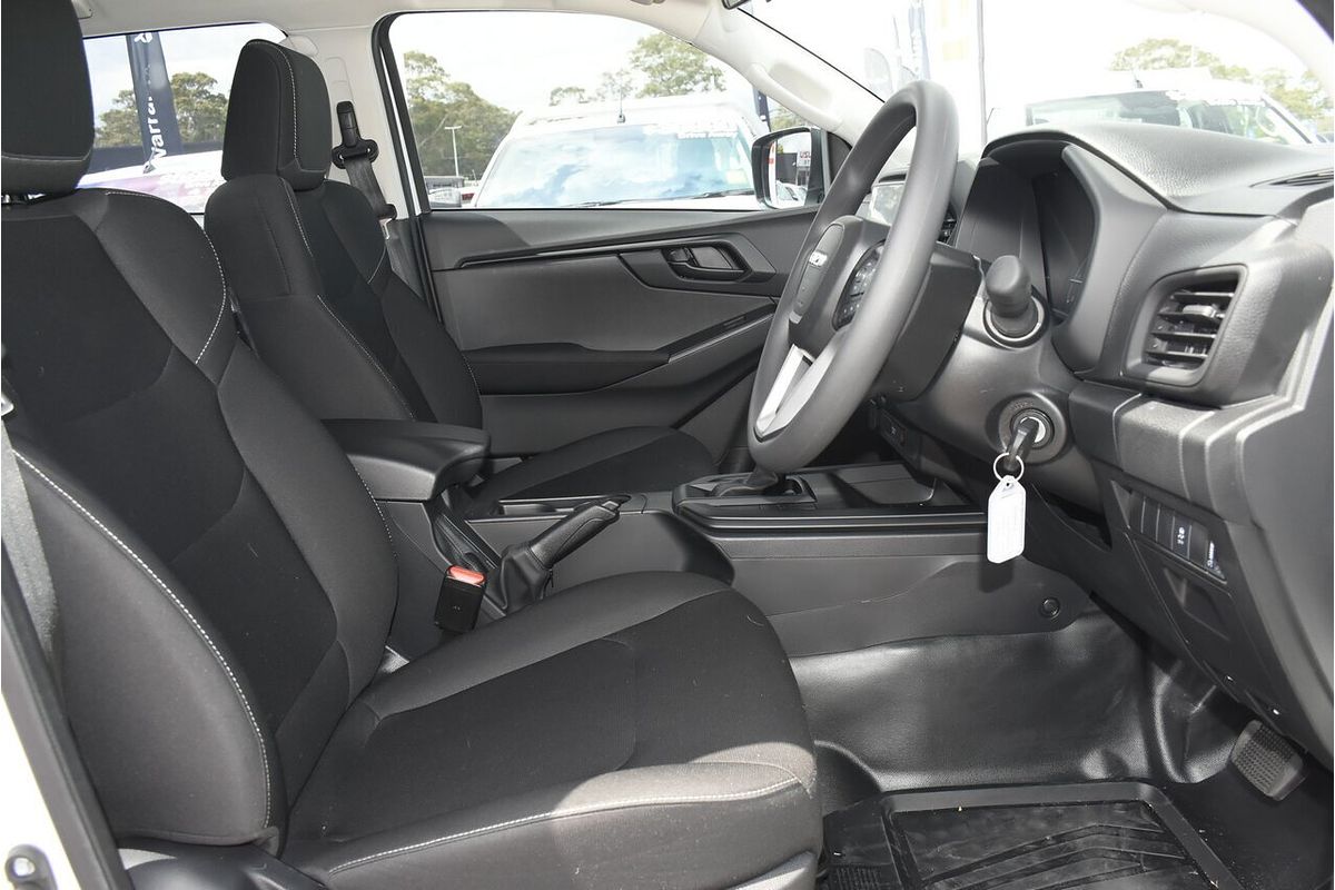 2025 Isuzu D-MAX SX High Ride Rear Wheel Drive