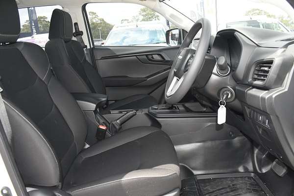 2025 Isuzu D-MAX SX High Ride Rear Wheel Drive