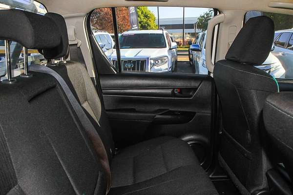 2020 Toyota Hilux SR GUN126R 4X4