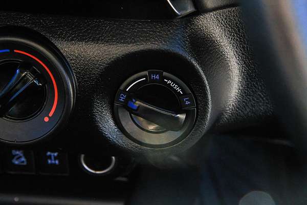 2020 Toyota Hilux SR GUN126R 4X4