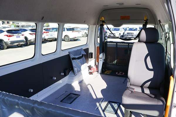 2017 Toyota Hiace Commuter KDH223R