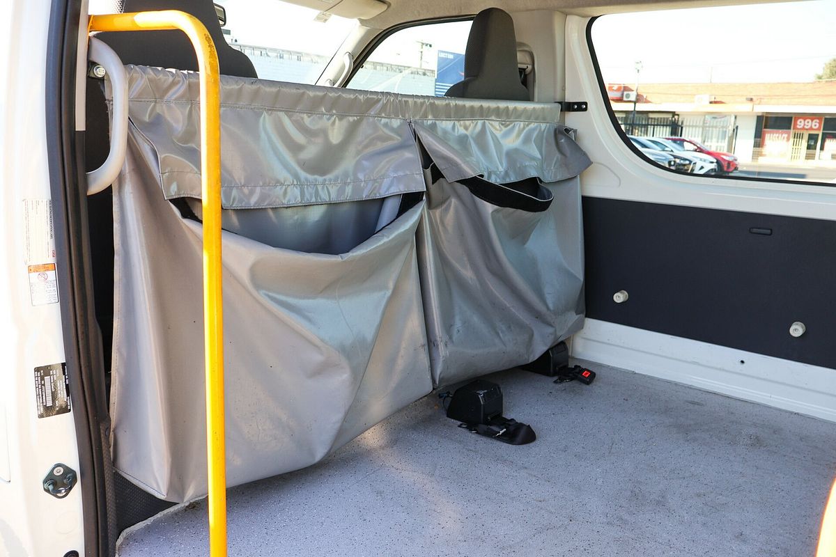 2017 Toyota Hiace Commuter KDH223R