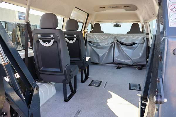 2017 Toyota Hiace Commuter KDH223R