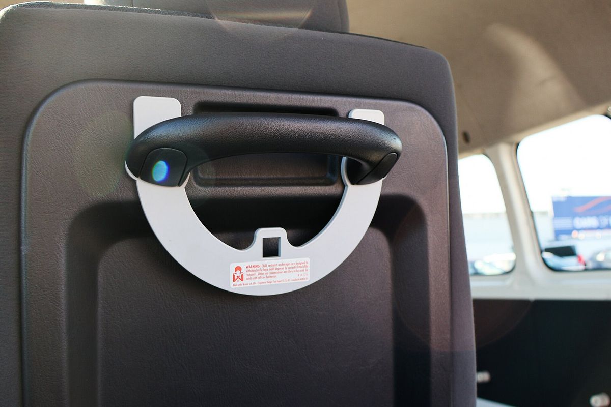 2017 Toyota Hiace Commuter KDH223R