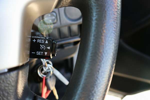 2017 Toyota Hiace Commuter KDH223R