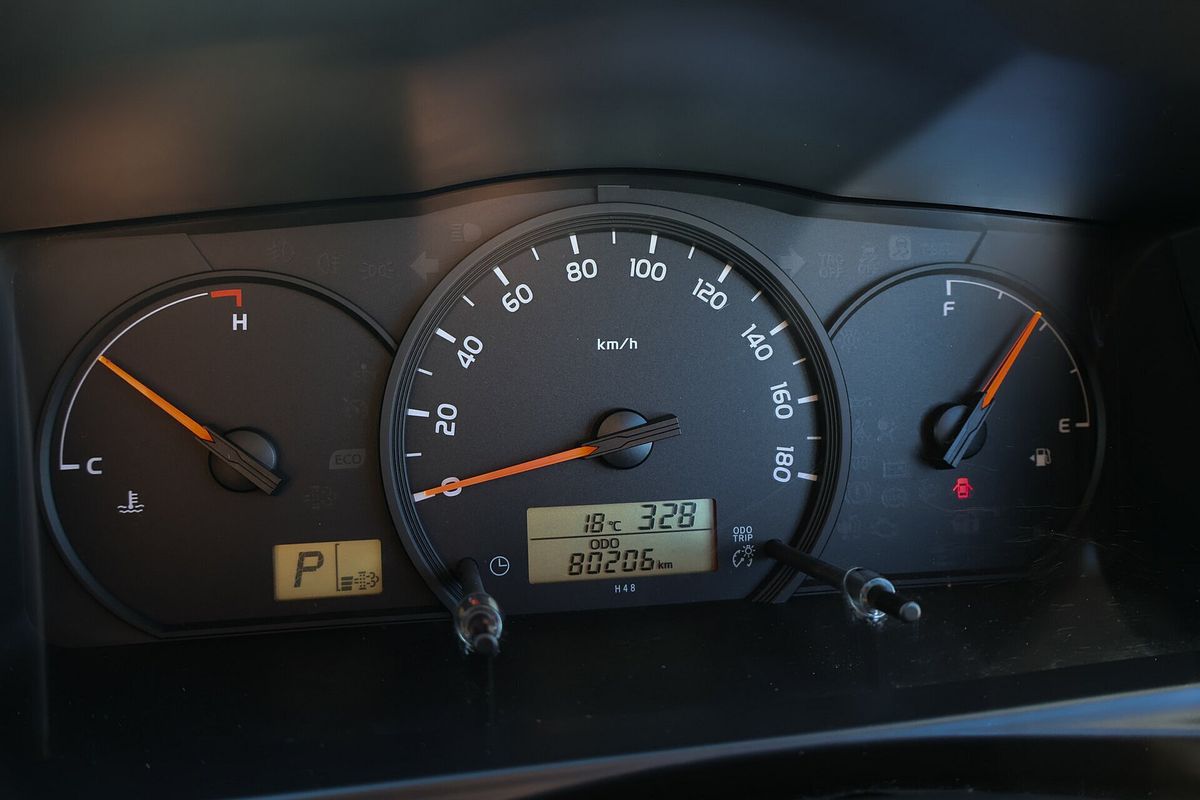 2017 Toyota Hiace Commuter KDH223R