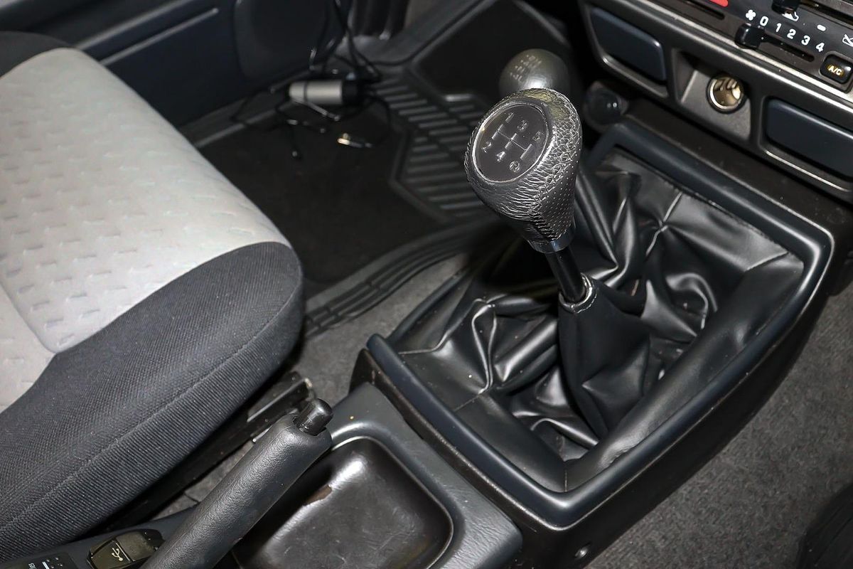 2014 Nissan Navara ST-R D22 4X4