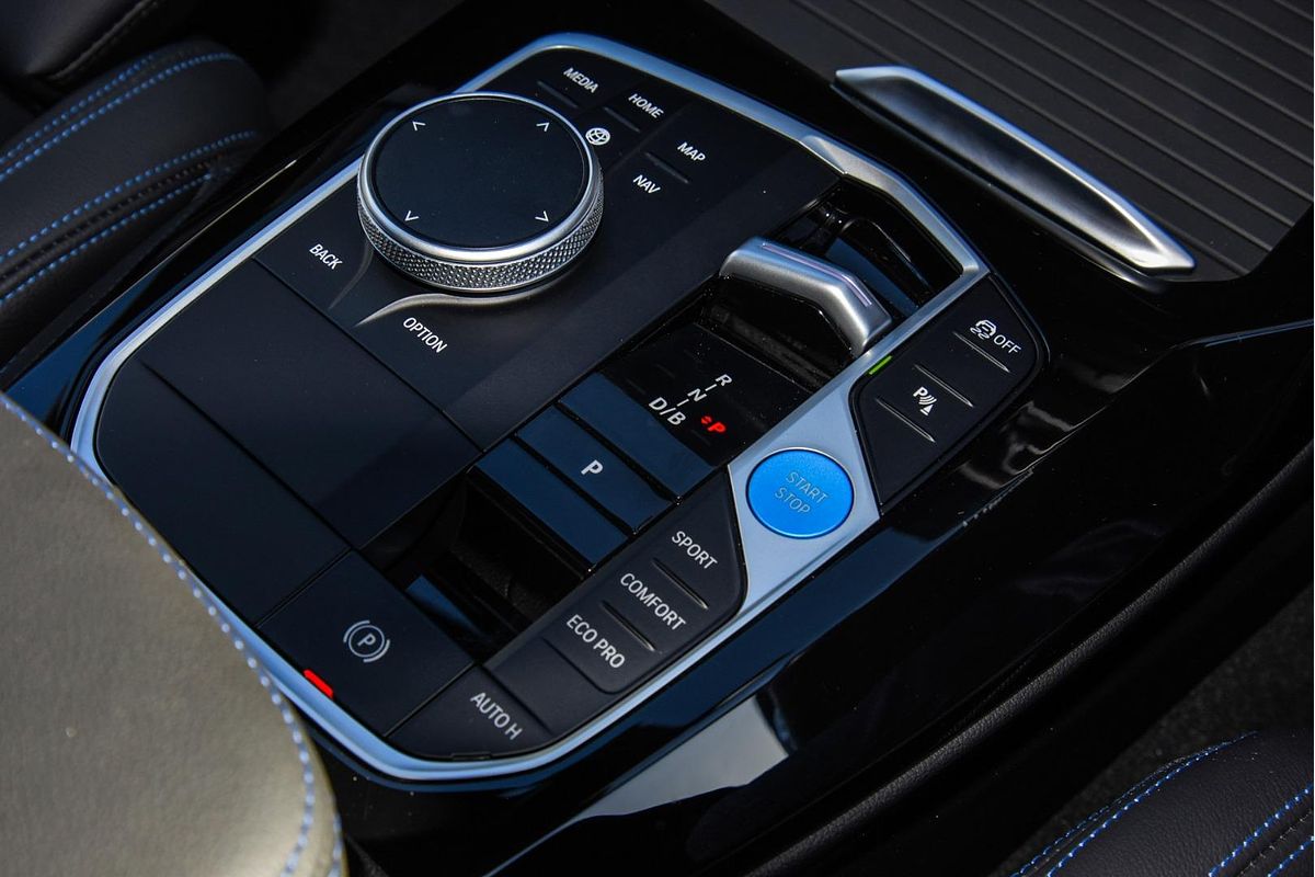 2024 BMW iX3 M Sport G08