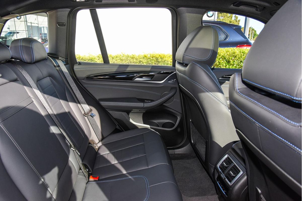2024 BMW iX3 M Sport G08