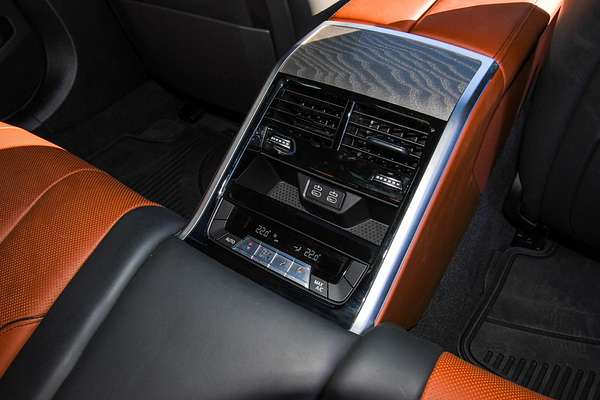 2023 BMW 8 Series 840i M Sport G16 LCI