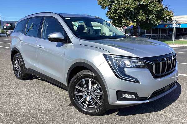 2025 Mahindra XUV700 AX7L