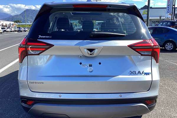 2025 Mahindra XUV700 AX7L