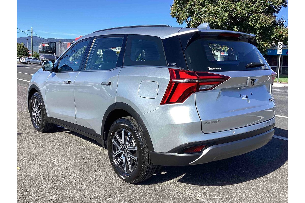 2025 Mahindra XUV700 AX7L