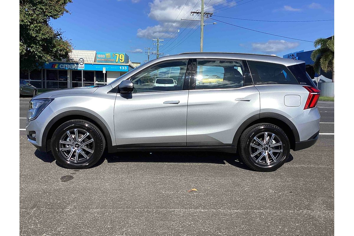 2025 Mahindra XUV700 AX7L