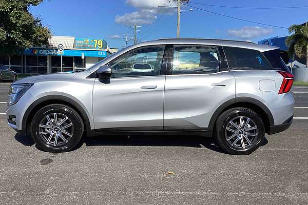 2025 Mahindra XUV700 AX7L