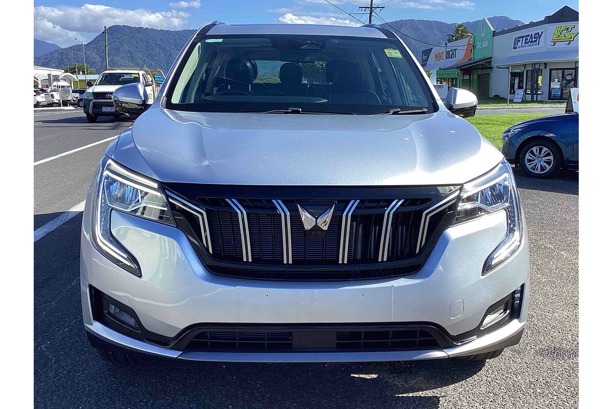 2025 Mahindra XUV700 AX7L