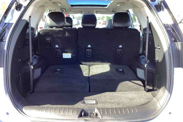 2025 Mahindra XUV700 AX7L