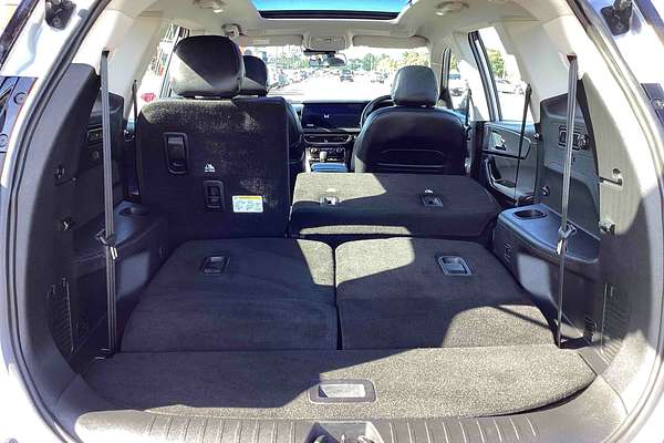 2025 Mahindra XUV700 AX7L