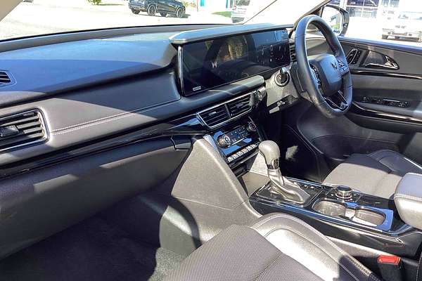 2025 Mahindra XUV700 AX7L