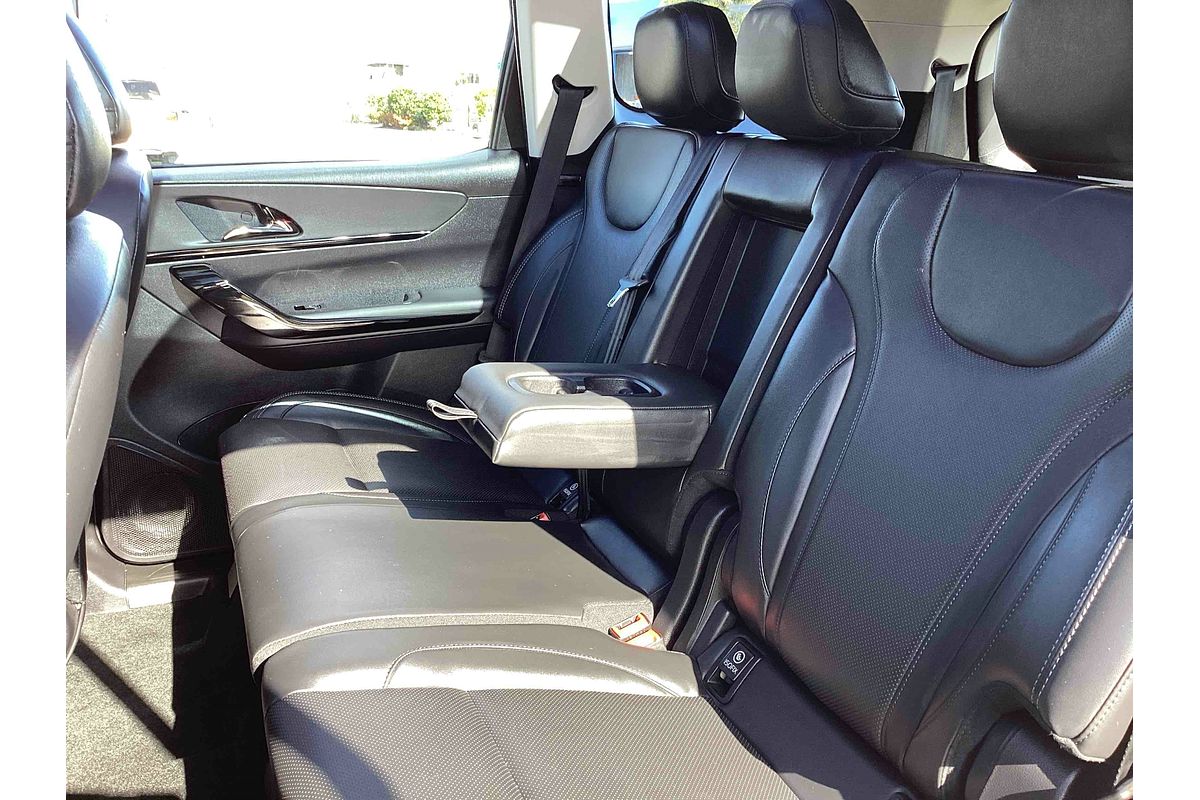 2025 Mahindra XUV700 AX7L