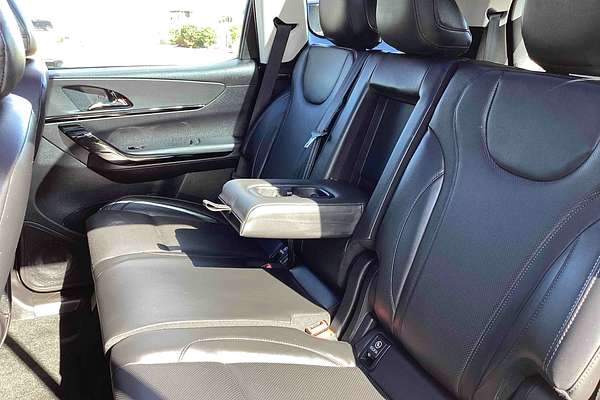 2025 Mahindra XUV700 AX7L
