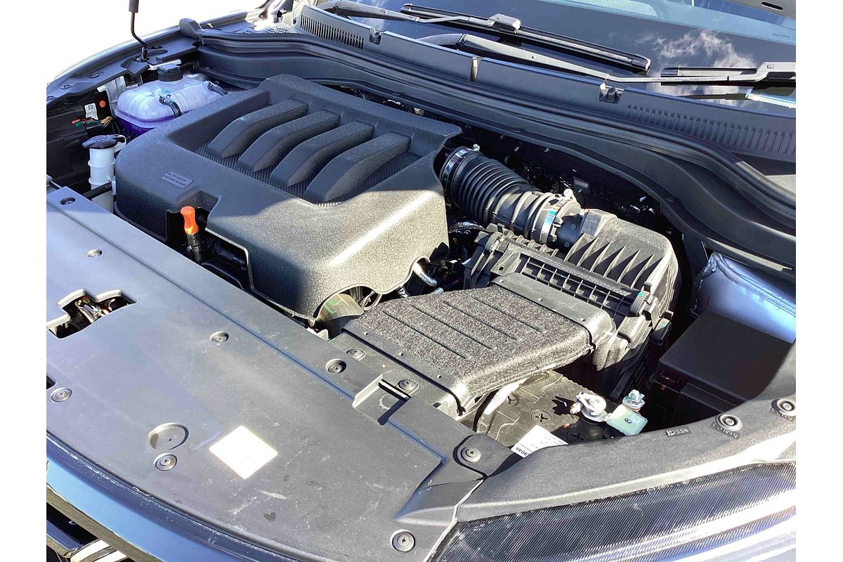 2025 Mahindra XUV700 AX7L