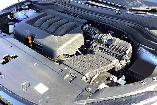 2025 Mahindra XUV700 AX7L