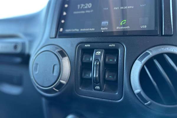 2013 Jeep Wrangler Unlimited Sport JK