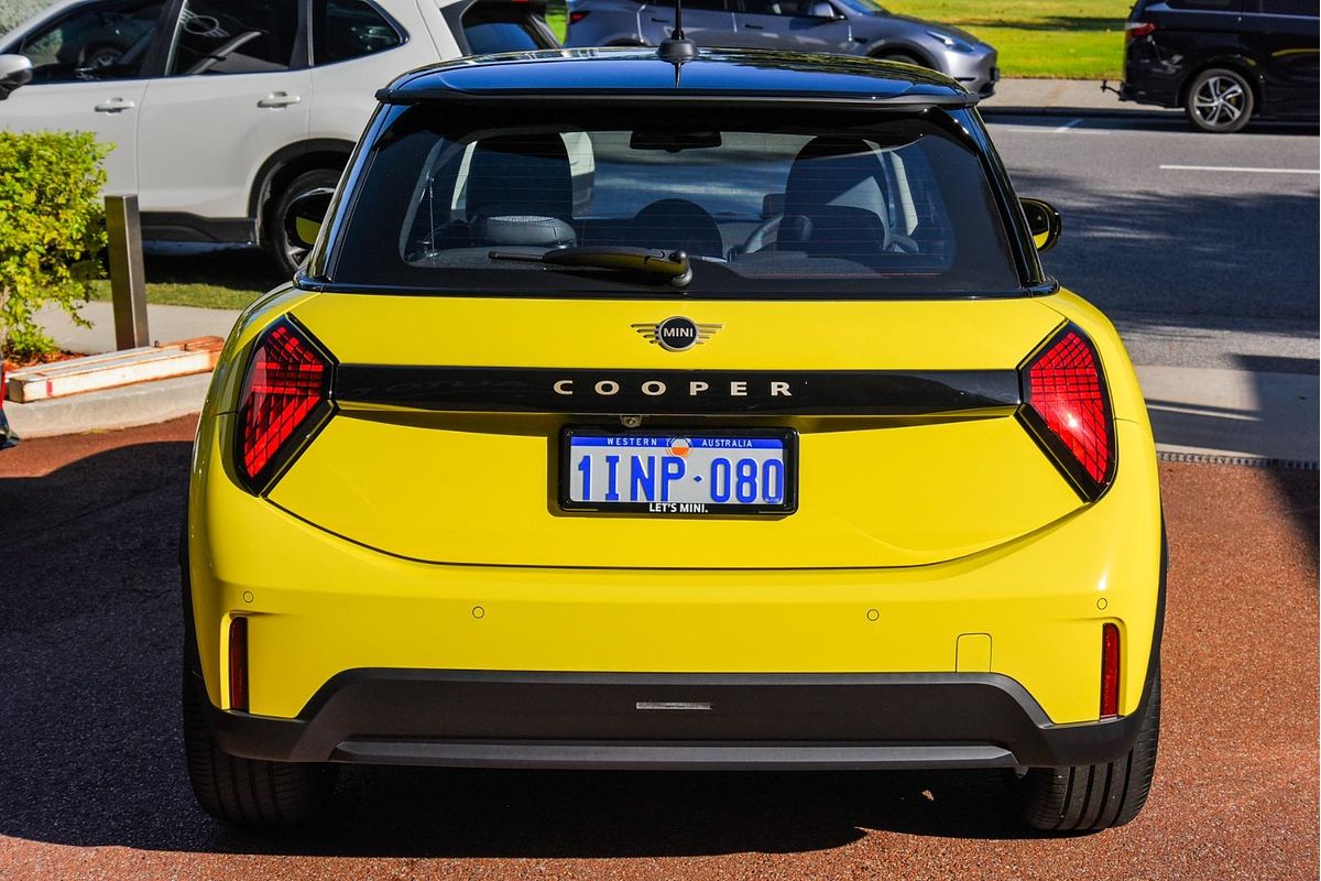 2024 MINI Cooper C Classic F65