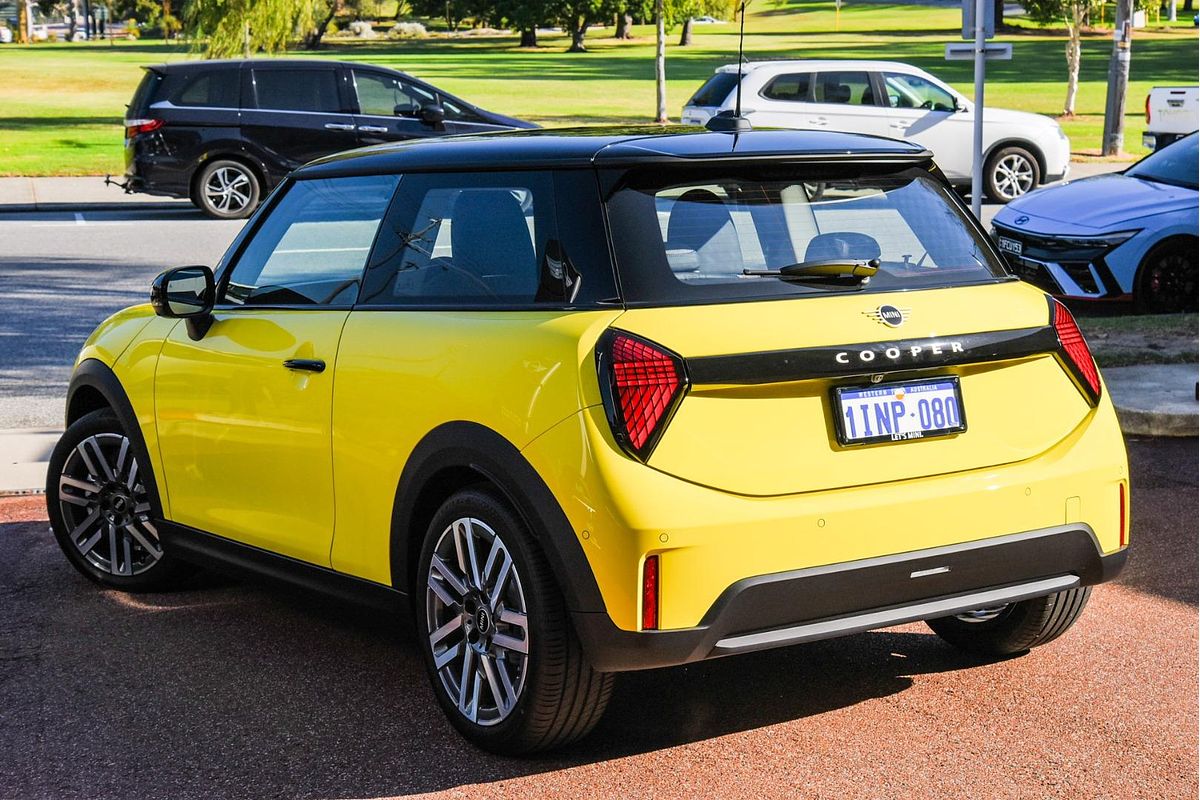 2024 MINI Cooper C Classic F65