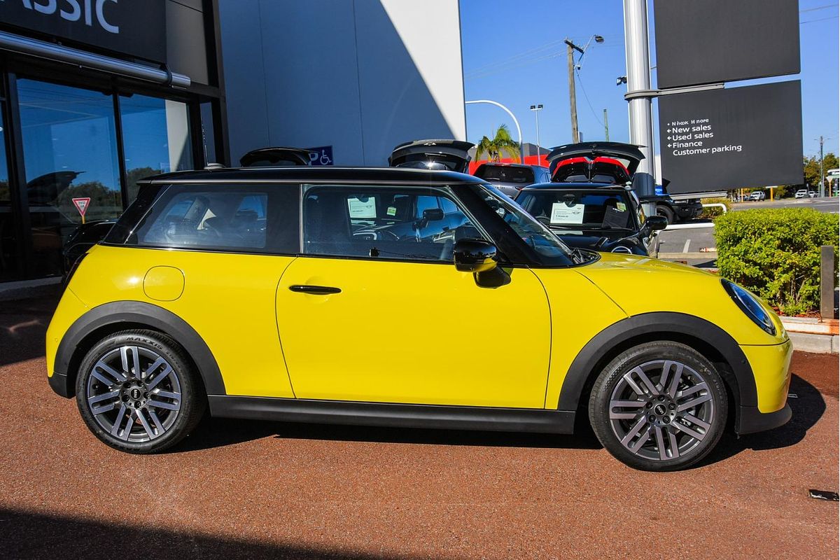 2024 MINI Cooper C Classic F65