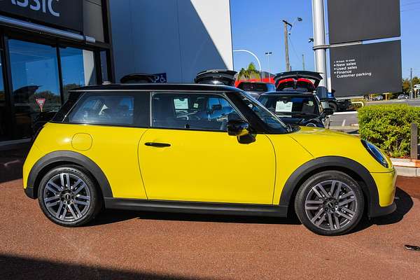 2024 MINI Cooper C Classic F65