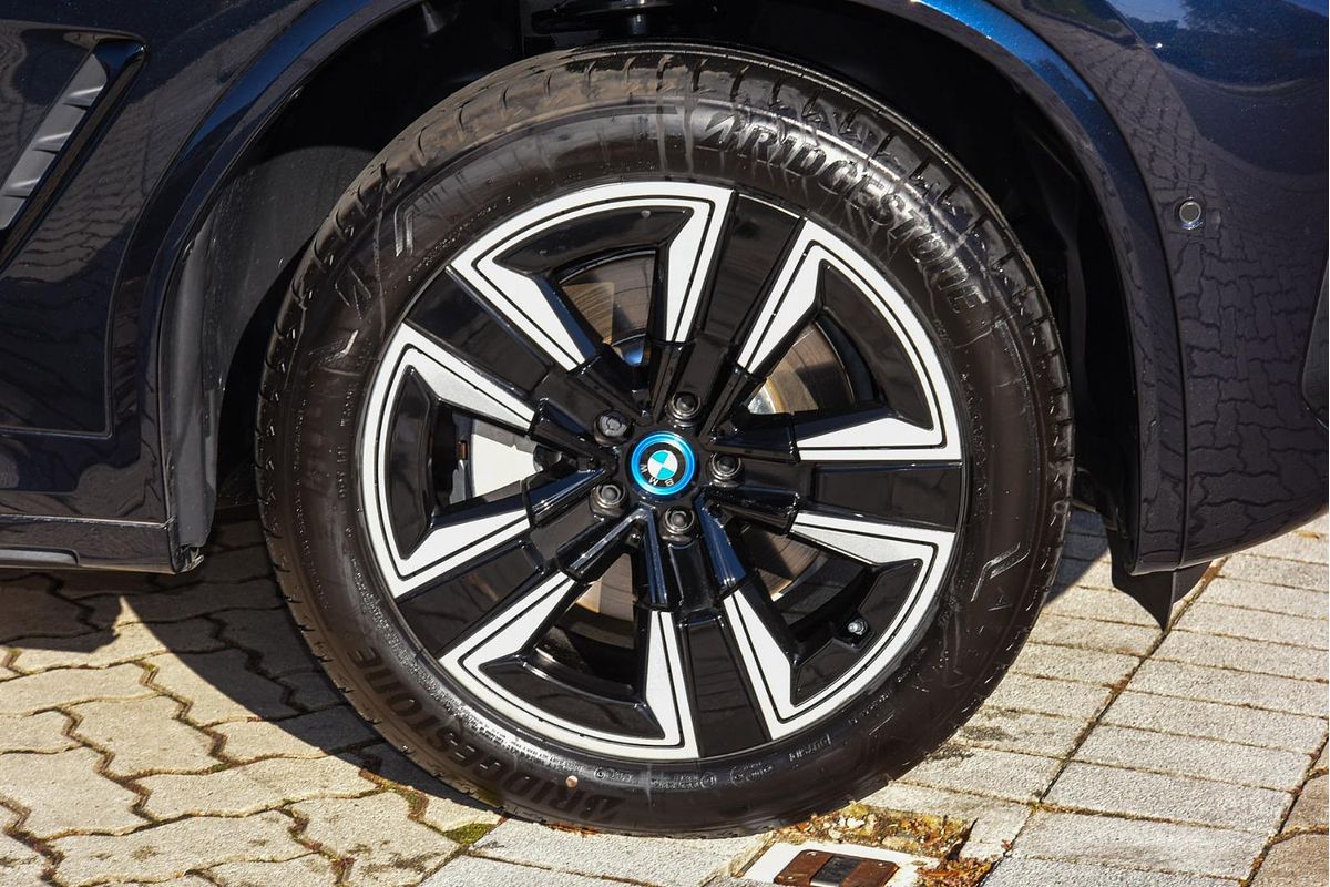 2024 BMW iX3 M Sport G08