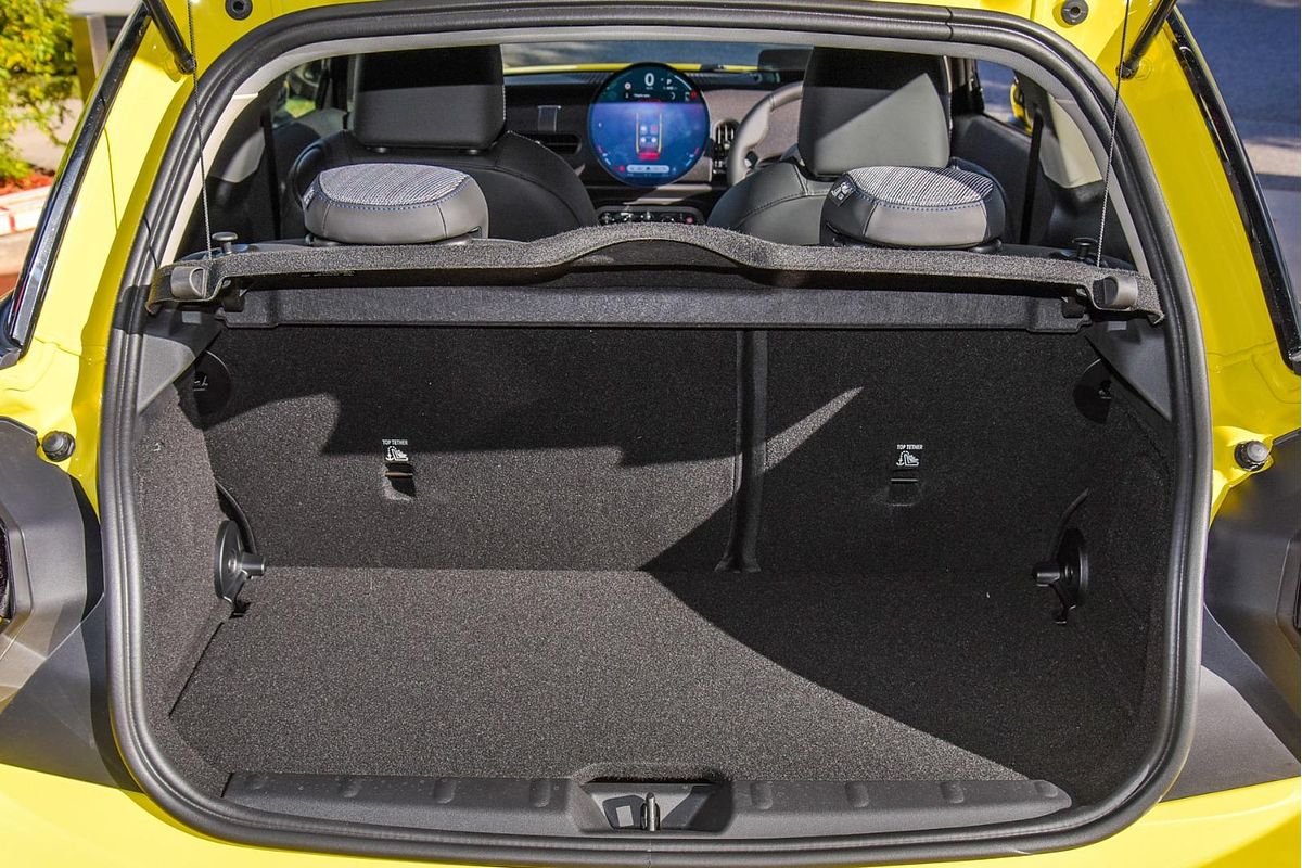 2024 MINI Cooper C Classic F65