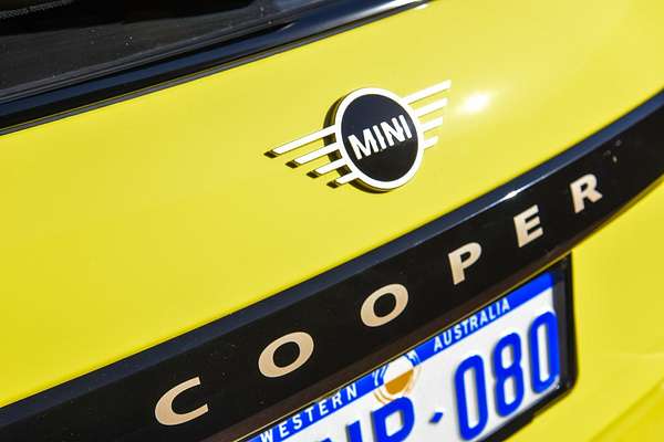 2024 MINI Cooper C Classic F65