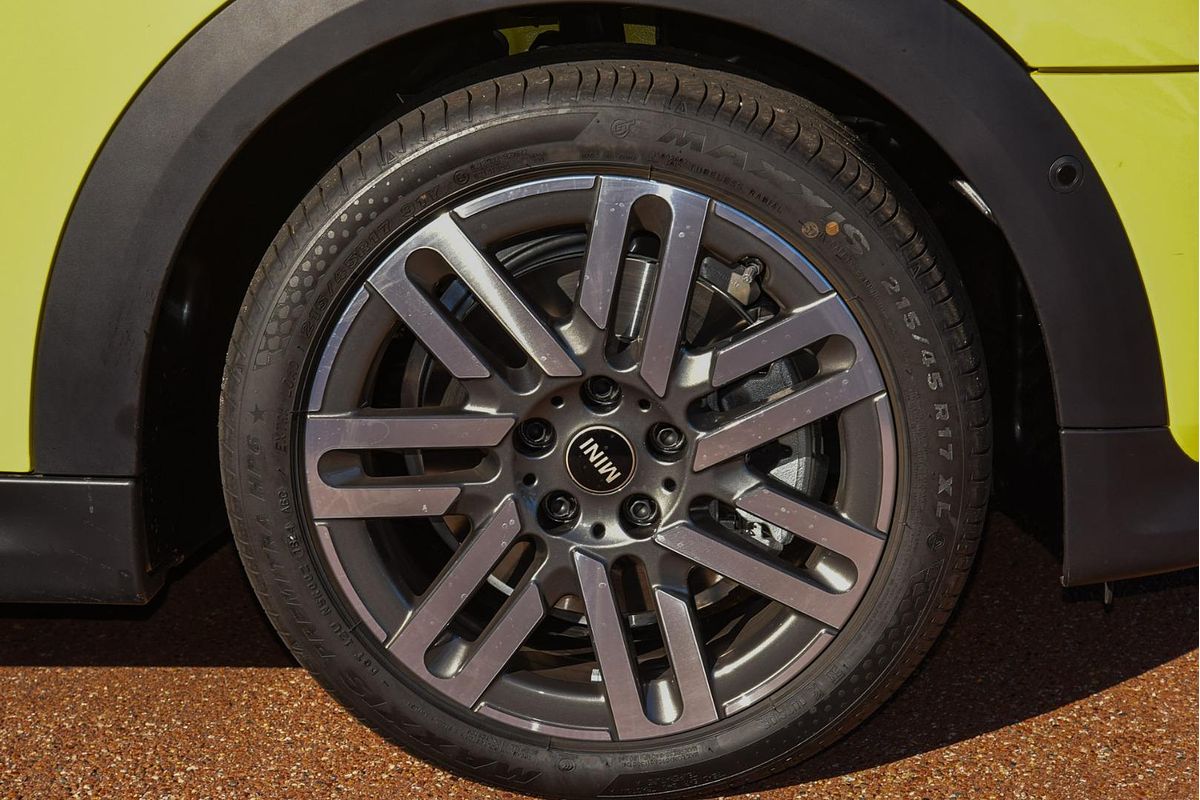 2024 MINI Cooper C Classic F65