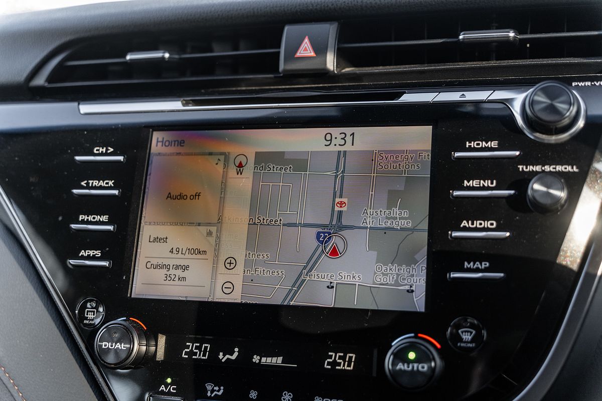 2018 Toyota Camry Hybrid
