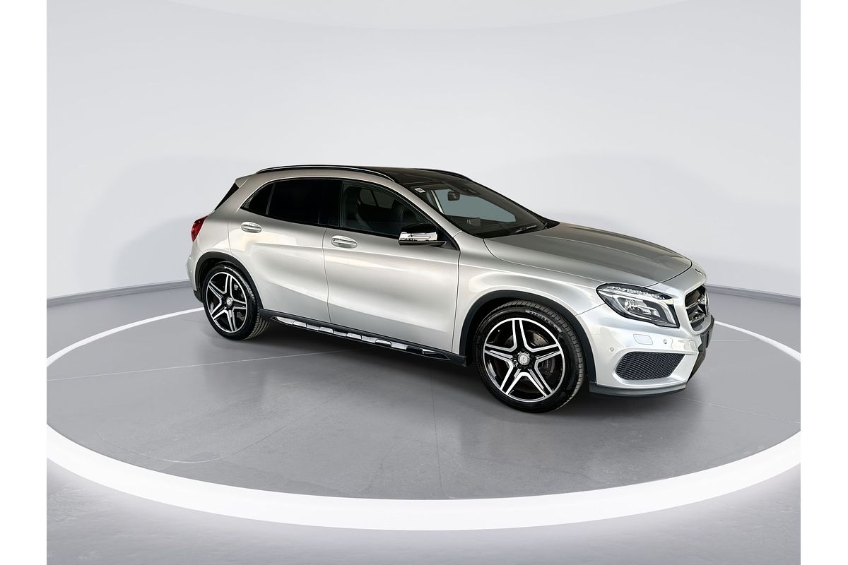 2015 Mercedes-Benz GLA-Class GLA250 X156